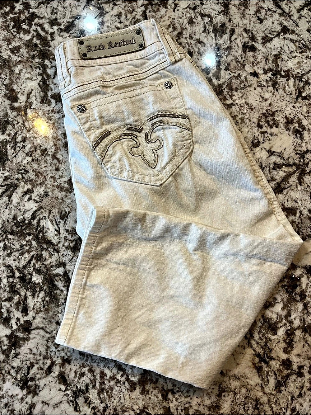True Religion Women's Capris in White Like New